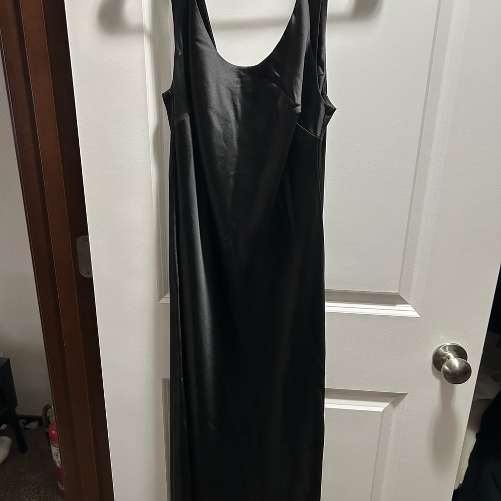 Elegant Black Sleeveless Dress